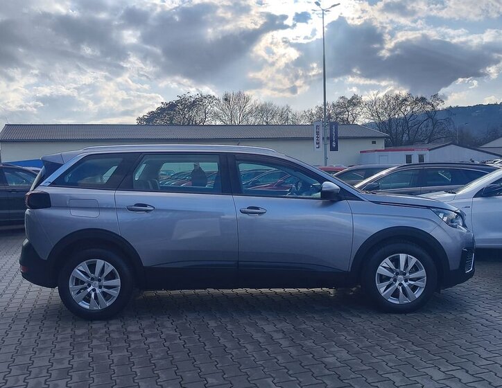 Peugeot 5008 SUV / Terénní 1,2 l 96 kw