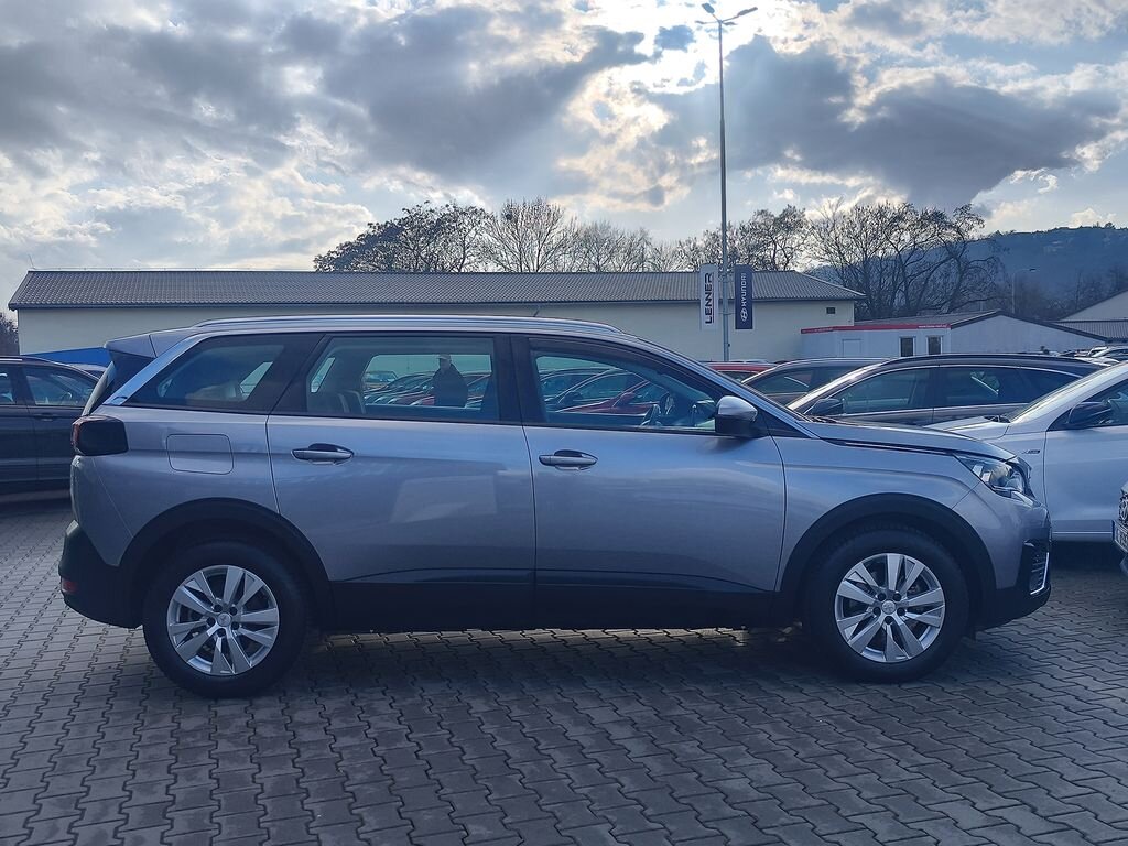 Peugeot 5008 SUV / Terénní 1,2 l 96 kw