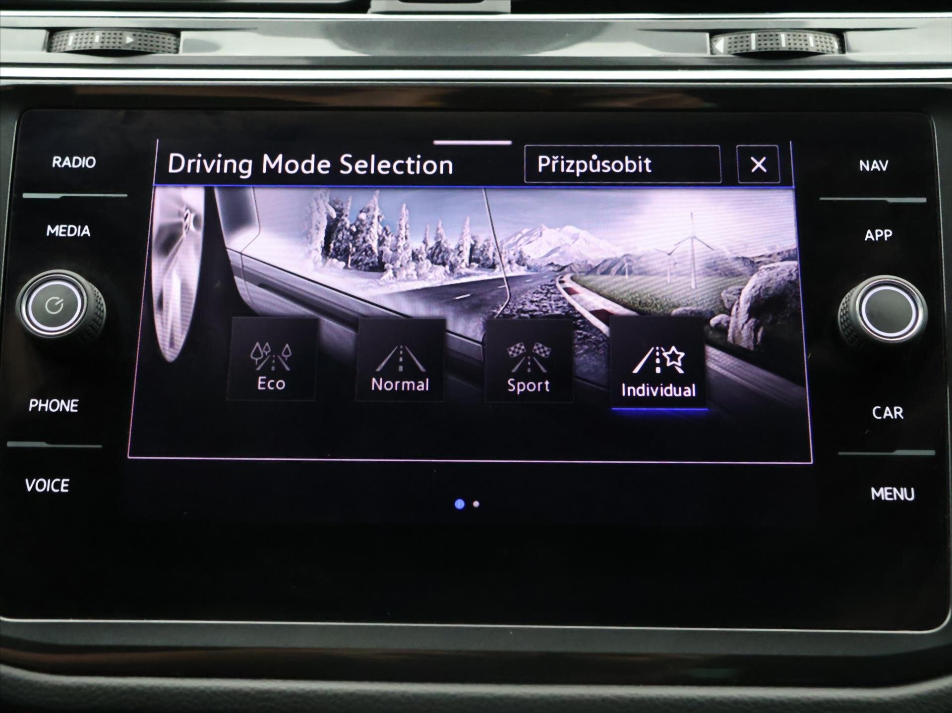 Volkswagen Tiguan SUV / Terénní 2,0 l 140 kw