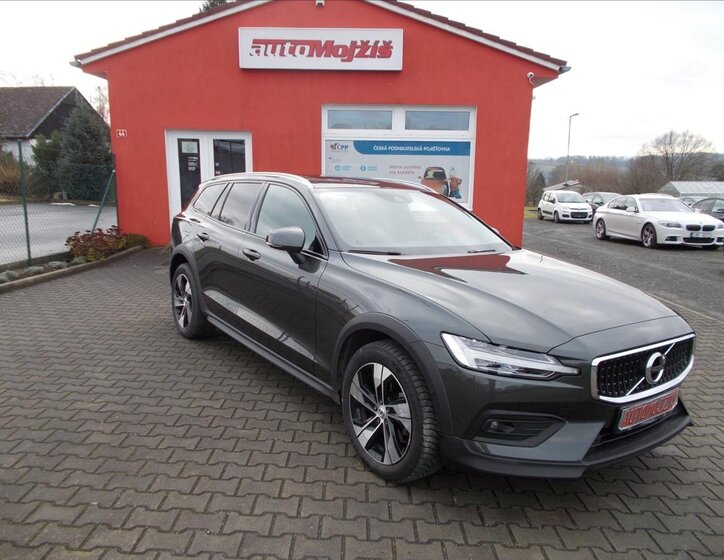 Volvo V60 Kombi 2,0 l 145 kw