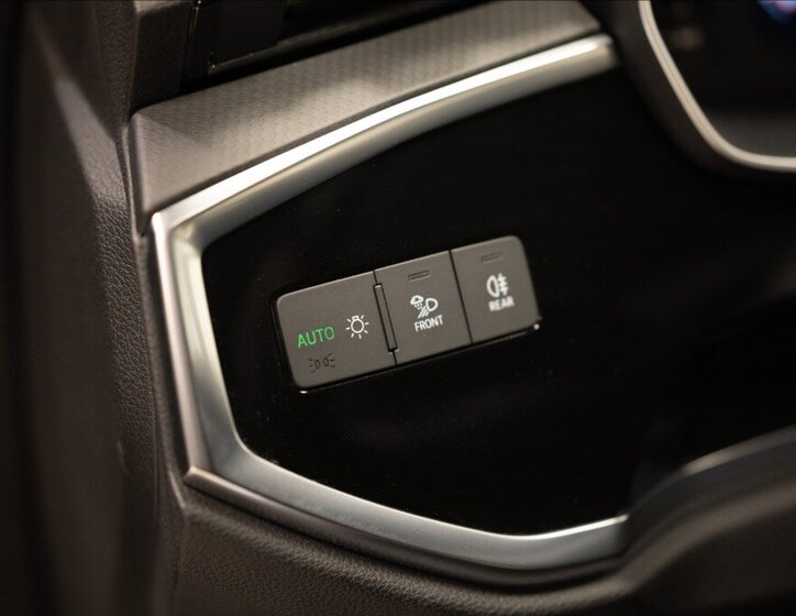 Audi Q3 SUV / Terénní 1,5 l 110 kw