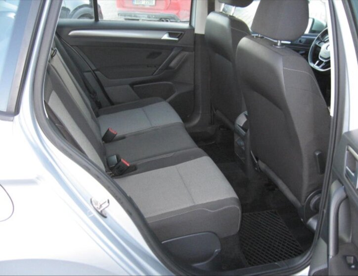 Volkswagen Golf Sportsvan Kombi 1,2 l 63 kw