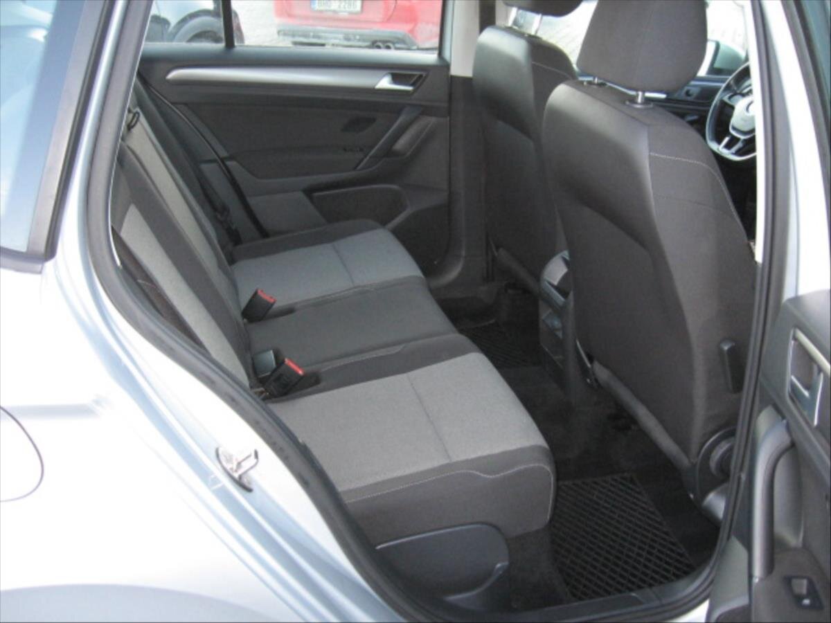 Volkswagen Golf Sportsvan Kombi 1,2 l 63 kw