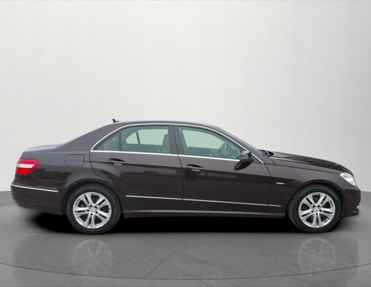 Mercedes-Benz Třídy E Sedan / Limuzína 3,0 l 170 kw