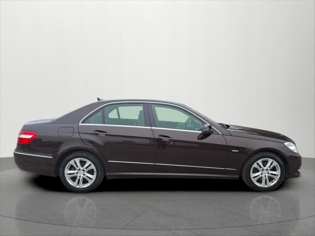 Mercedes-Benz Třídy E Sedan / Limuzína 3,0 l 170 kw