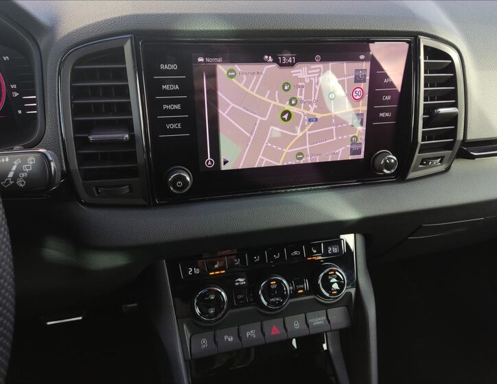 Škoda Karoq SUV 1,5 l 110 kw