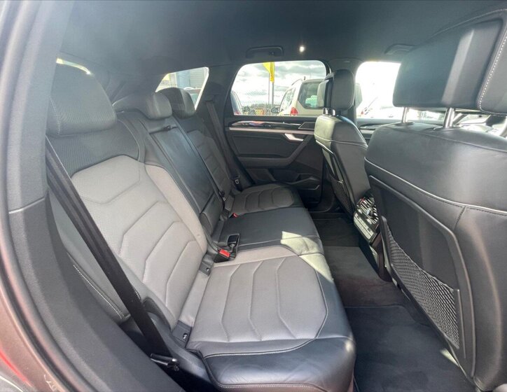 Volkswagen Touareg SUV 3,0 l 210 kw