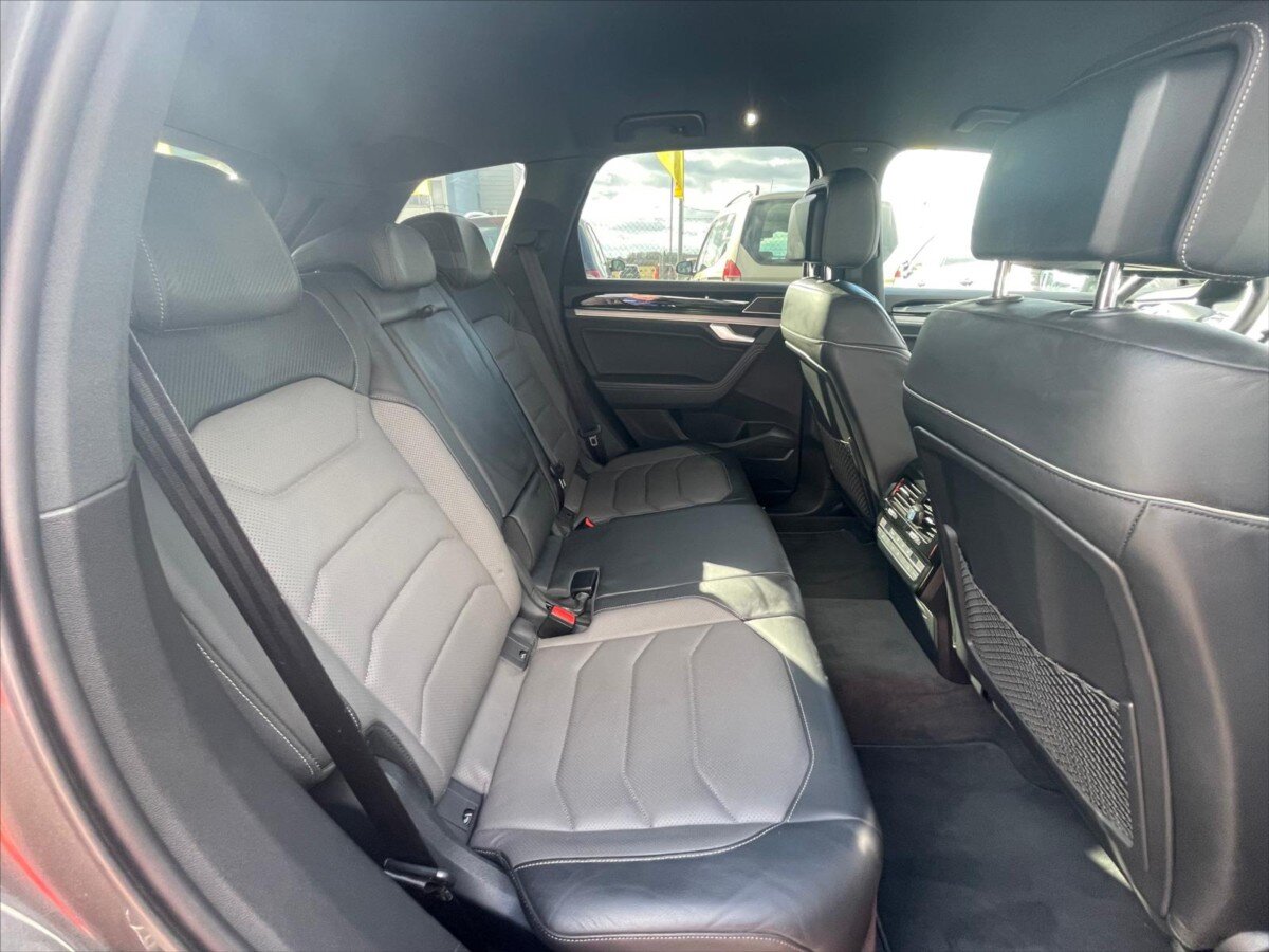 Volkswagen Touareg SUV 3,0 l 210 kw