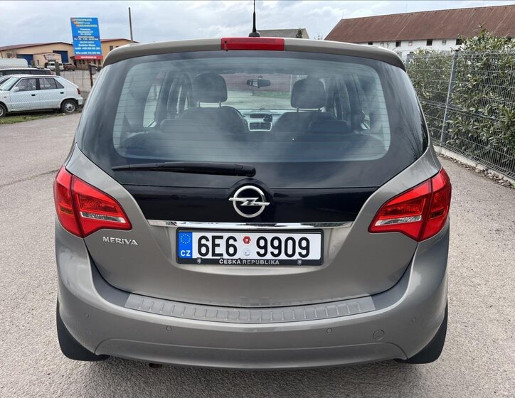 Opel Meriva MPV 1,4 l 88 kw