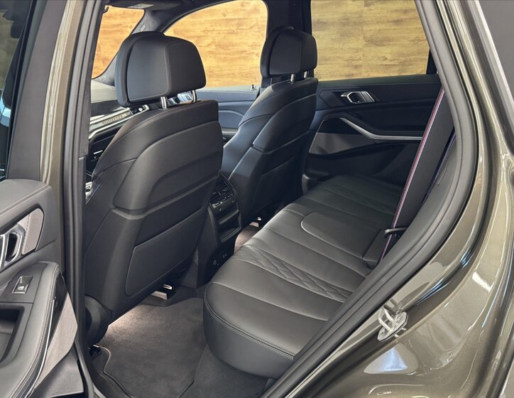 BMW X5 SUV / Terénní 3,0 l 250 kw