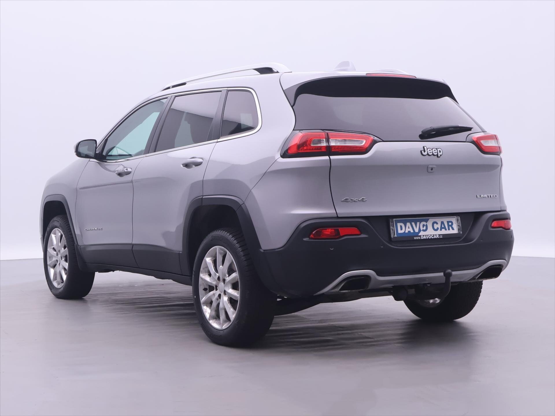 Jeep Cherokee SUV / Terénní 2,2 l 147 kw