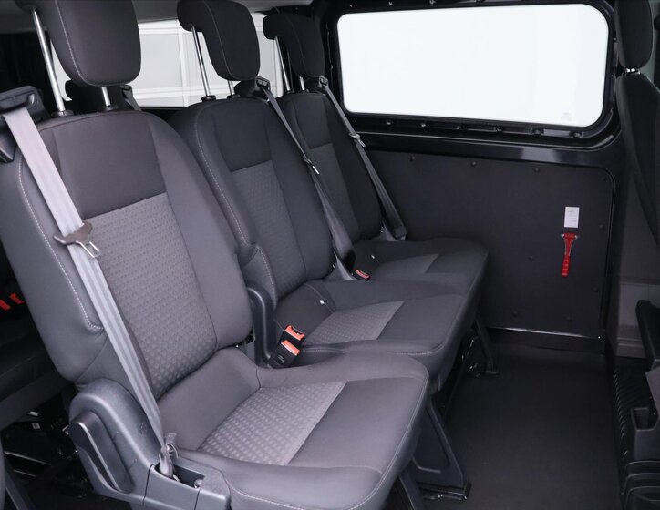 Ford Transit Custom 14