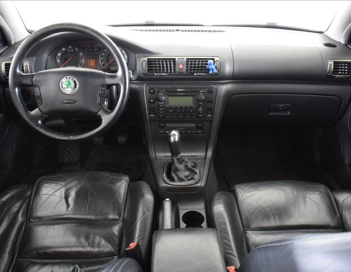 Škoda Superb Sedan / Limuzína 2,8 l 142 kw