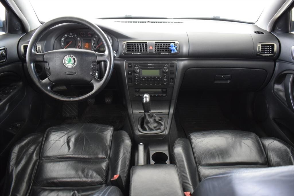 Škoda Superb Sedan / Limuzína 2,8 l 142 kw