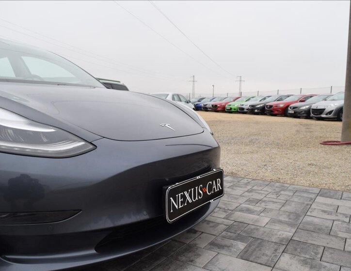 Tesla Model 3 Sedan 0,0 366 kw