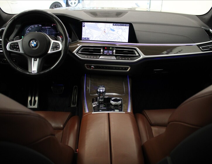 BMW X7 9