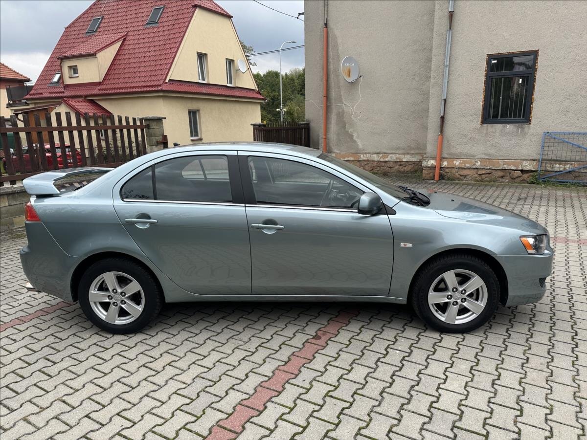 Mitsubishi Lancer Sedan / Limuzína 1,8 l 105 kw
