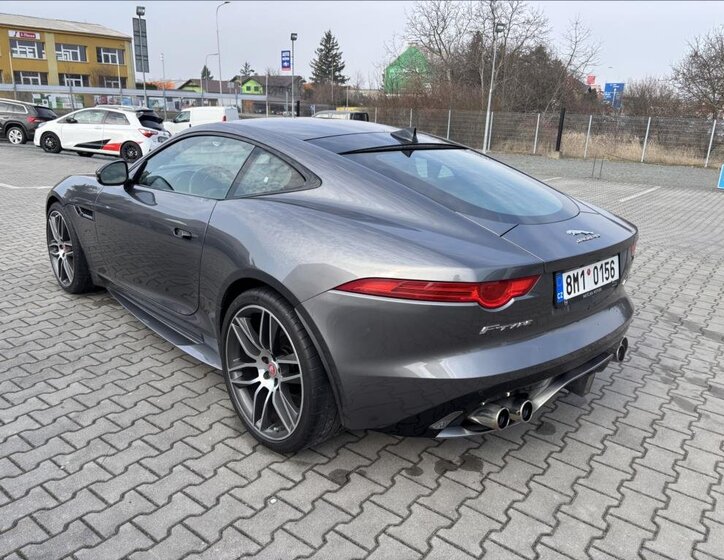 Jaguar F-Type Kupé 5,0 l 405 kw