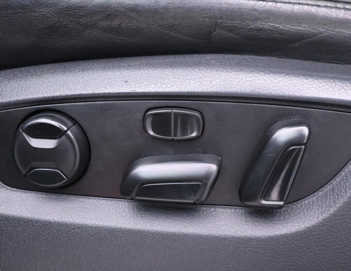 Volkswagen Touareg SUV / Terénní 3,0 l 176 kw