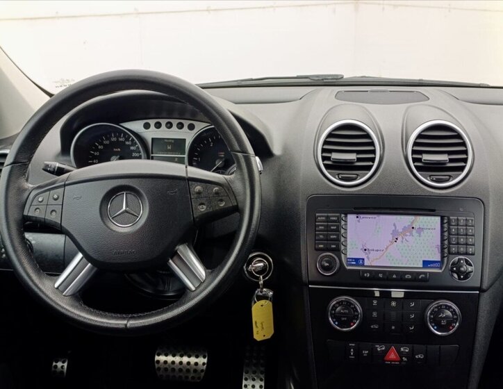 Mercedes-Benz Třídy M SUV 3,0 l 165 kw