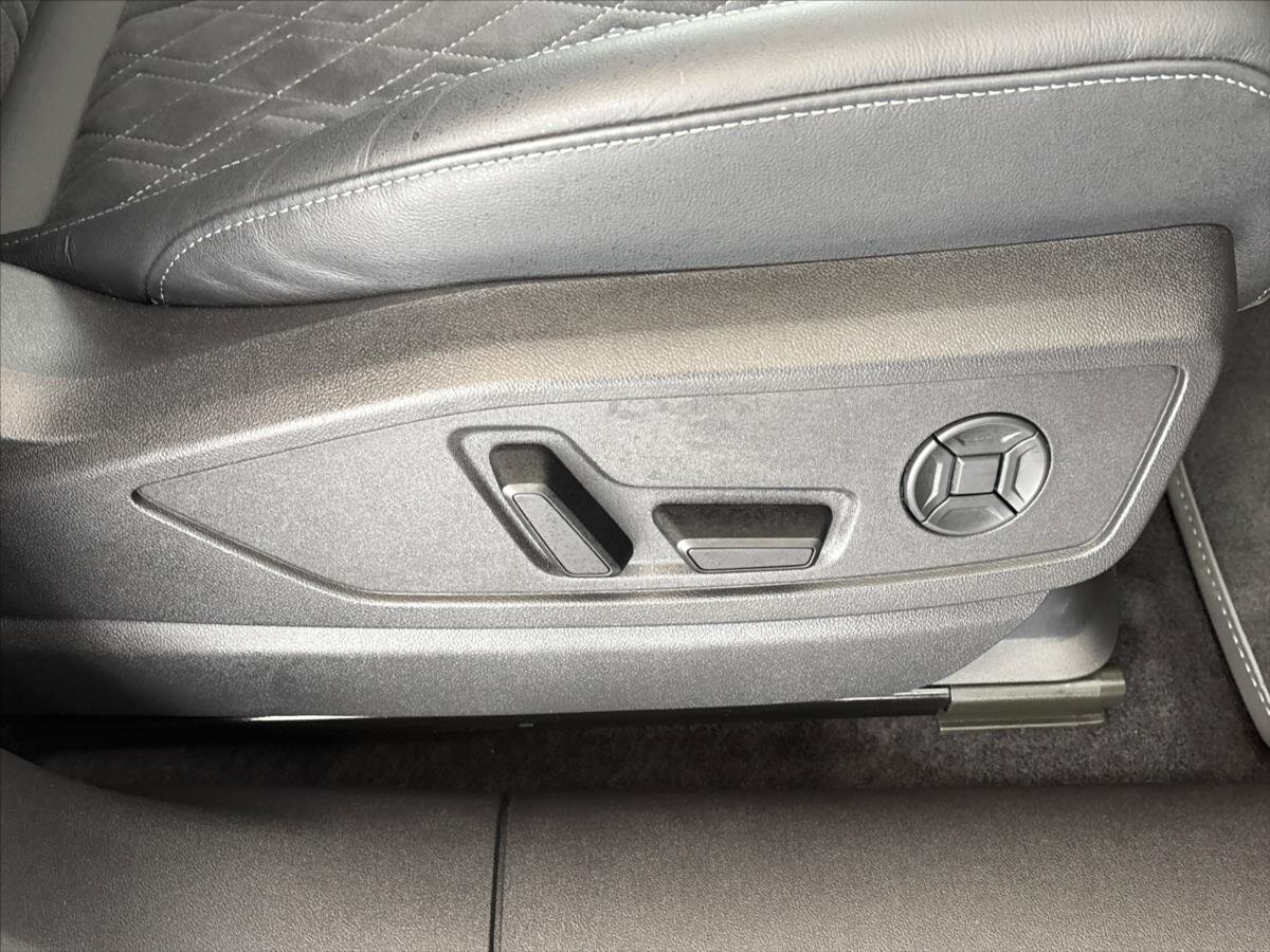 Audi Q5 SUV / Terénní 2,0 l 150 kw