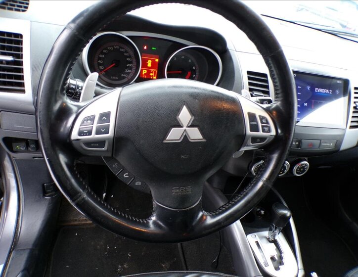 Mitsubishi Outlander Kombi 2,4 l 125 kw