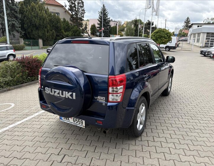 Suzuki Grand Vitara SUV / Terénní 2,4 l 124 kw