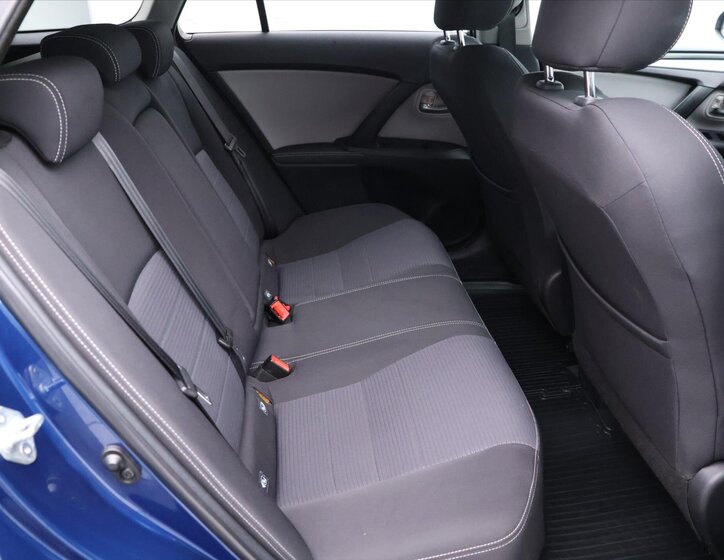 Toyota Avensis Kombi 2,0 l 105 kw