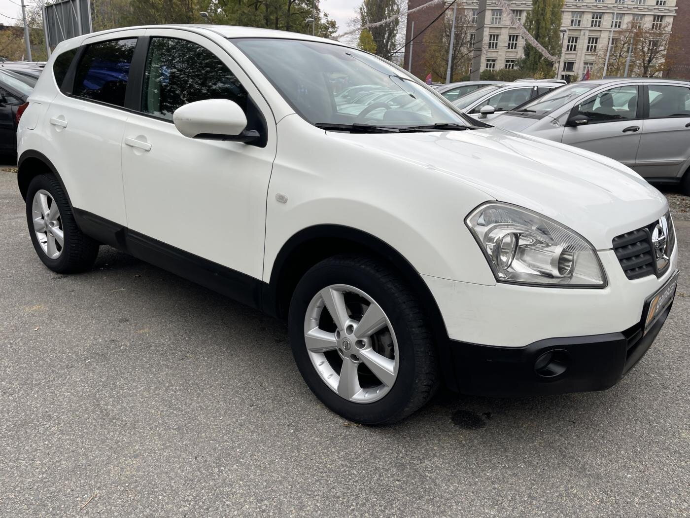 Nissan Qashqai SUV / Terénní 2,0 l 110 kw
