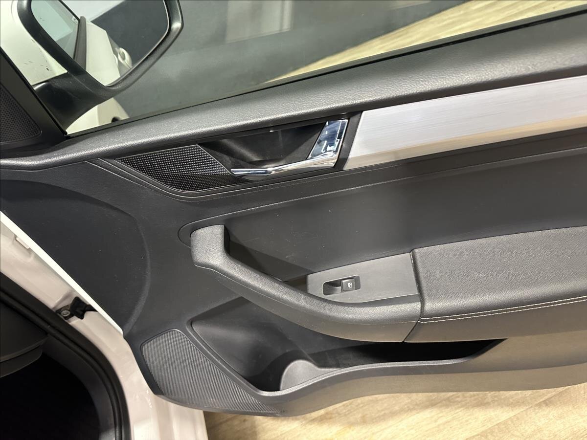 Škoda Rapid Hatchback 999,0 81 kw