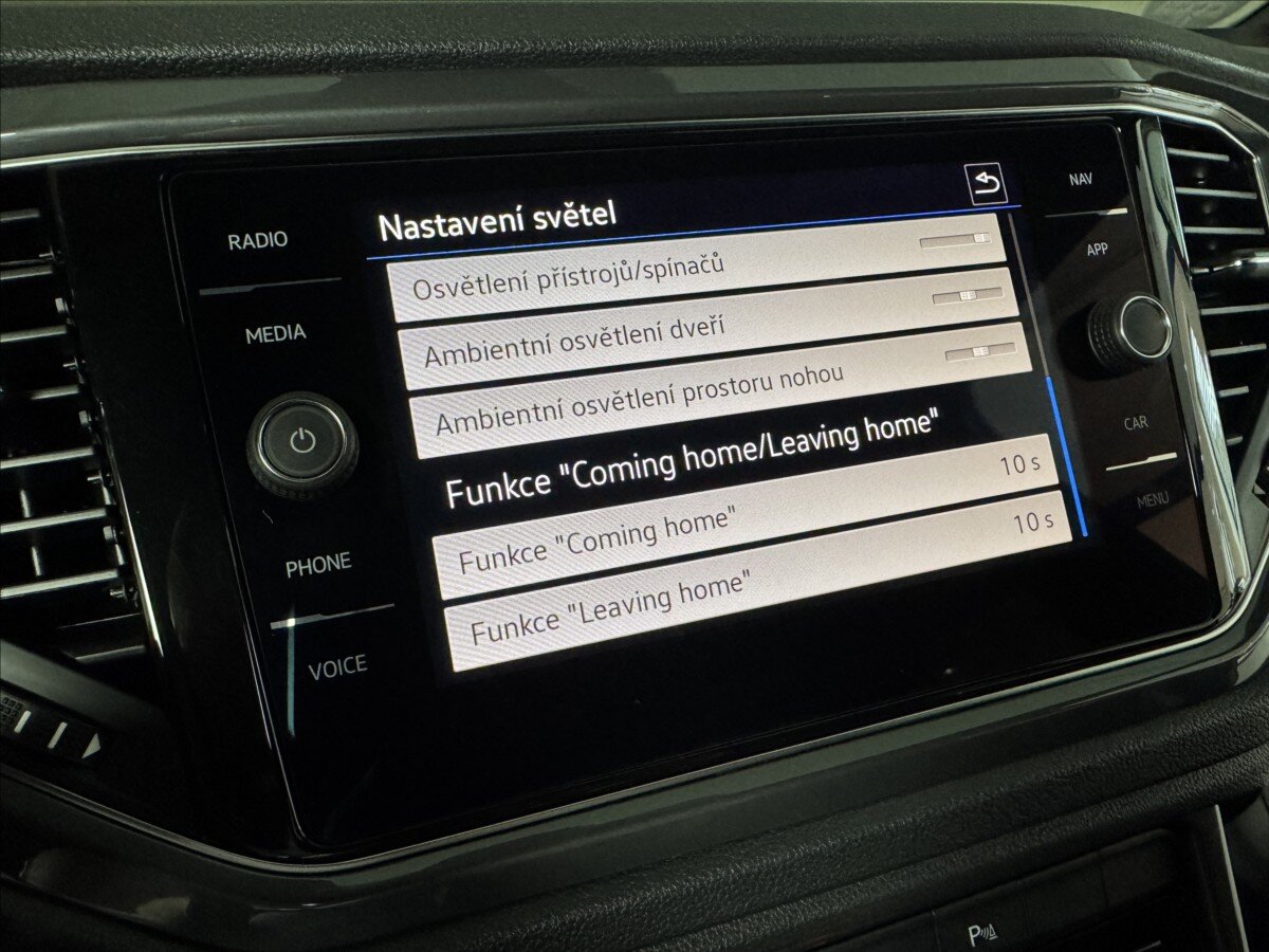 Volkswagen T-Roc SUV / Terénní 1,5 l 110 kw