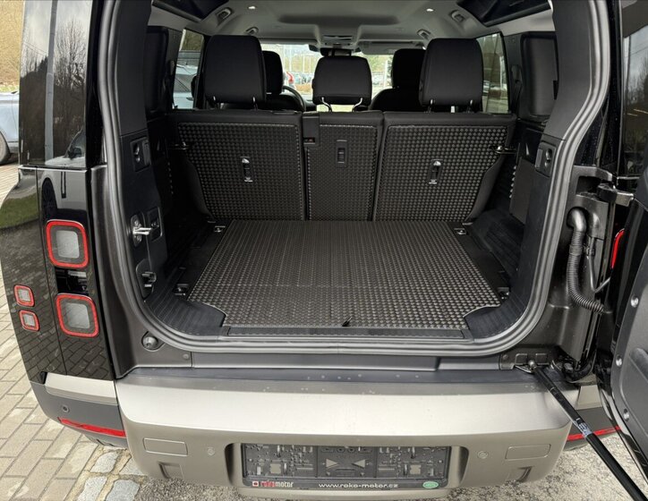 Land Rover Defender SUV / Terénní 3,0 l 147 kw