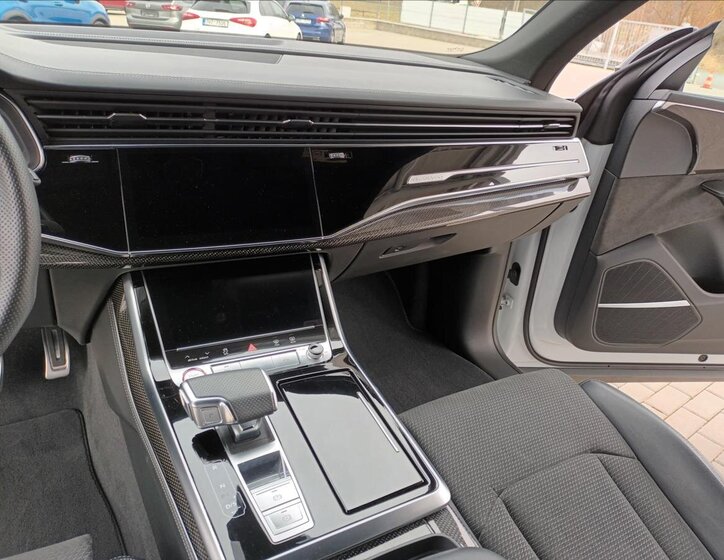 Audi SQ8 SUV / Terénní 4,0 l 320 kw