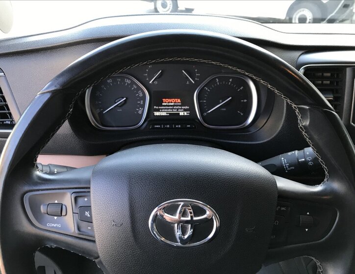 Toyota ProAce Kombi 2,0 l 110 kw