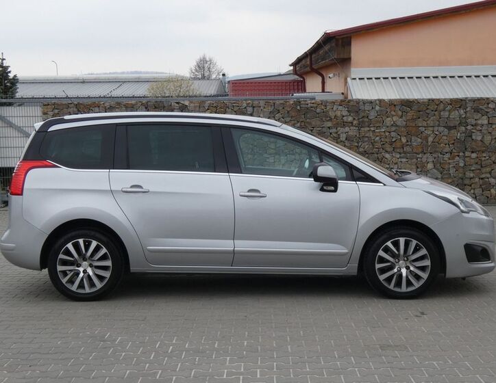 Peugeot 5008 13