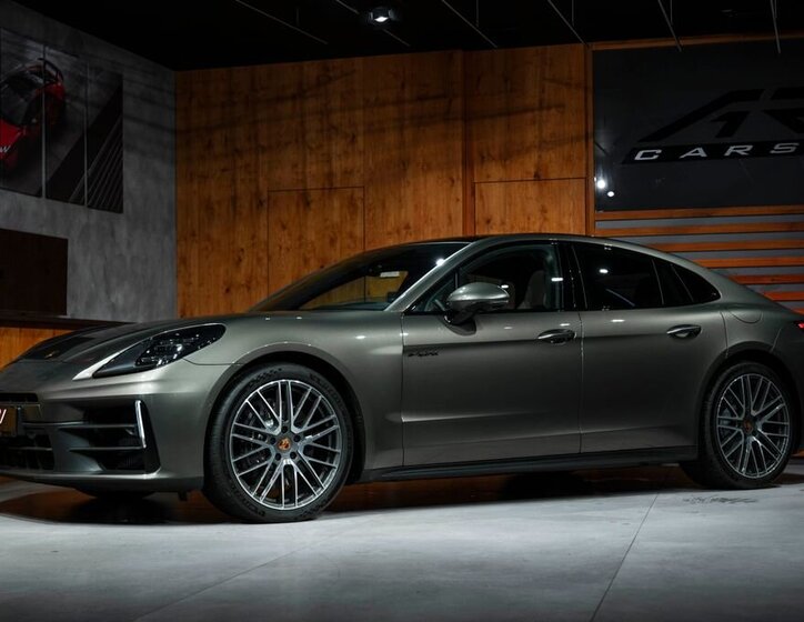 Porsche Panamera 1