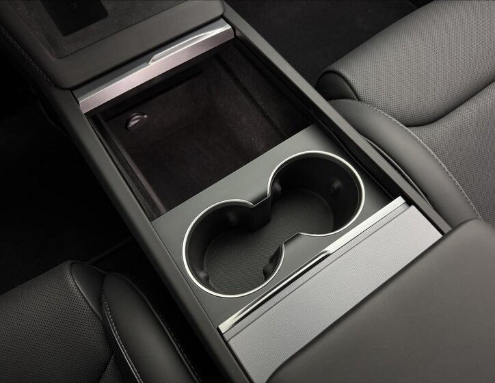 Tesla Model 3 Sedan 0,0 460 kw