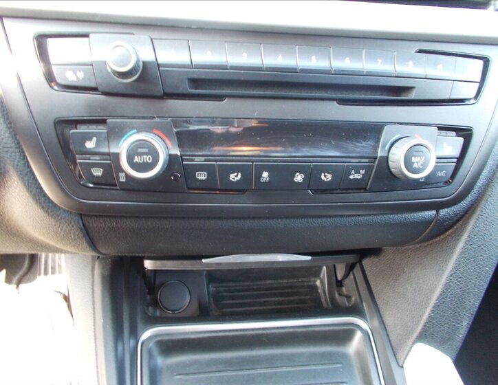 BMW Řada 3 Sedan / Limuzína 2,0 l 135 kw