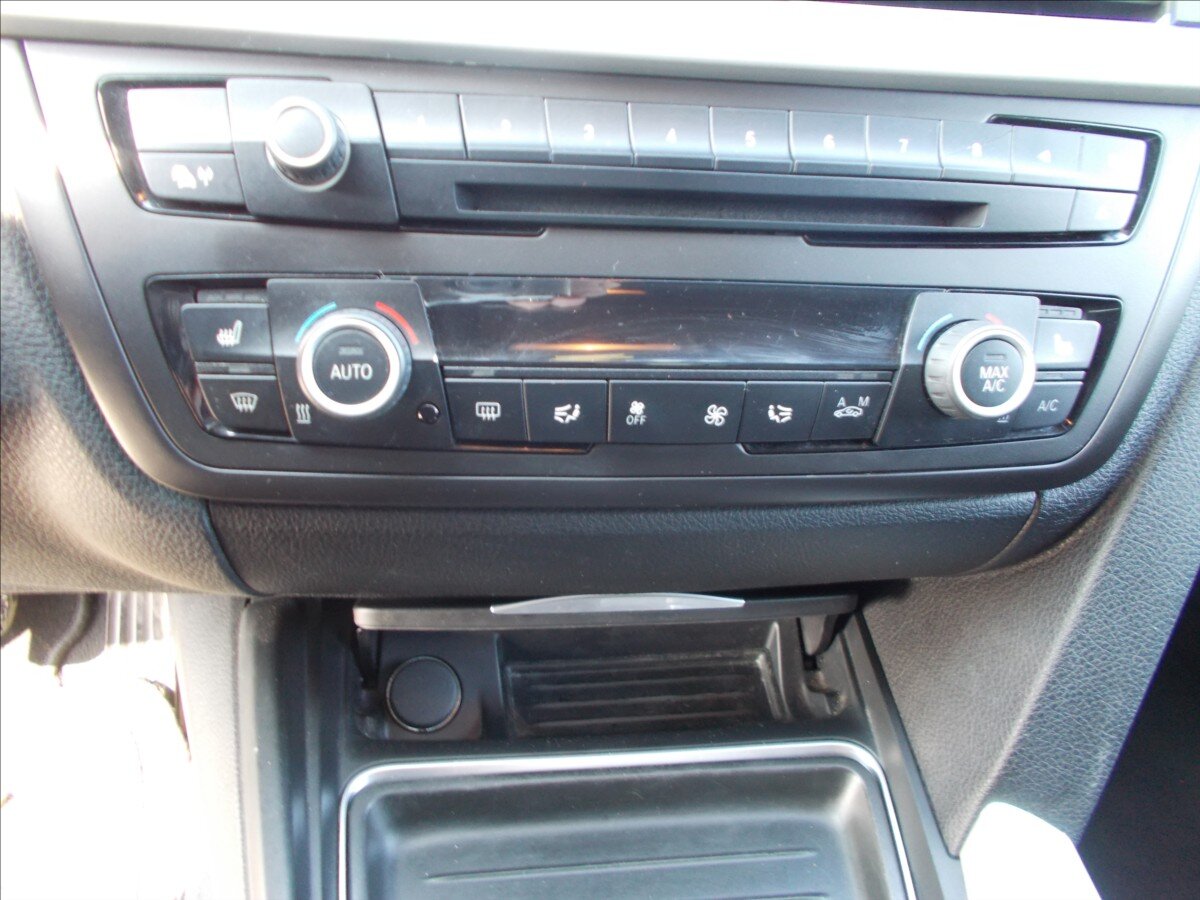 BMW Řada 3 Sedan / Limuzína 2,0 l 135 kw