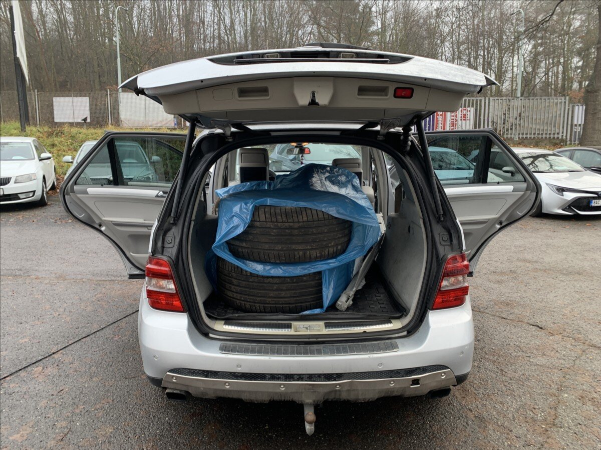 Mercedes-Benz Třídy M SUV 4,0 l 225 kw