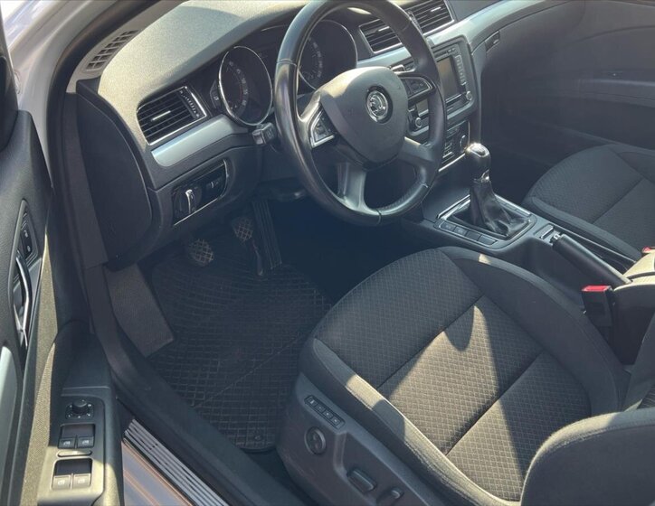 Škoda Superb Kombi 2,0 l 103 kw