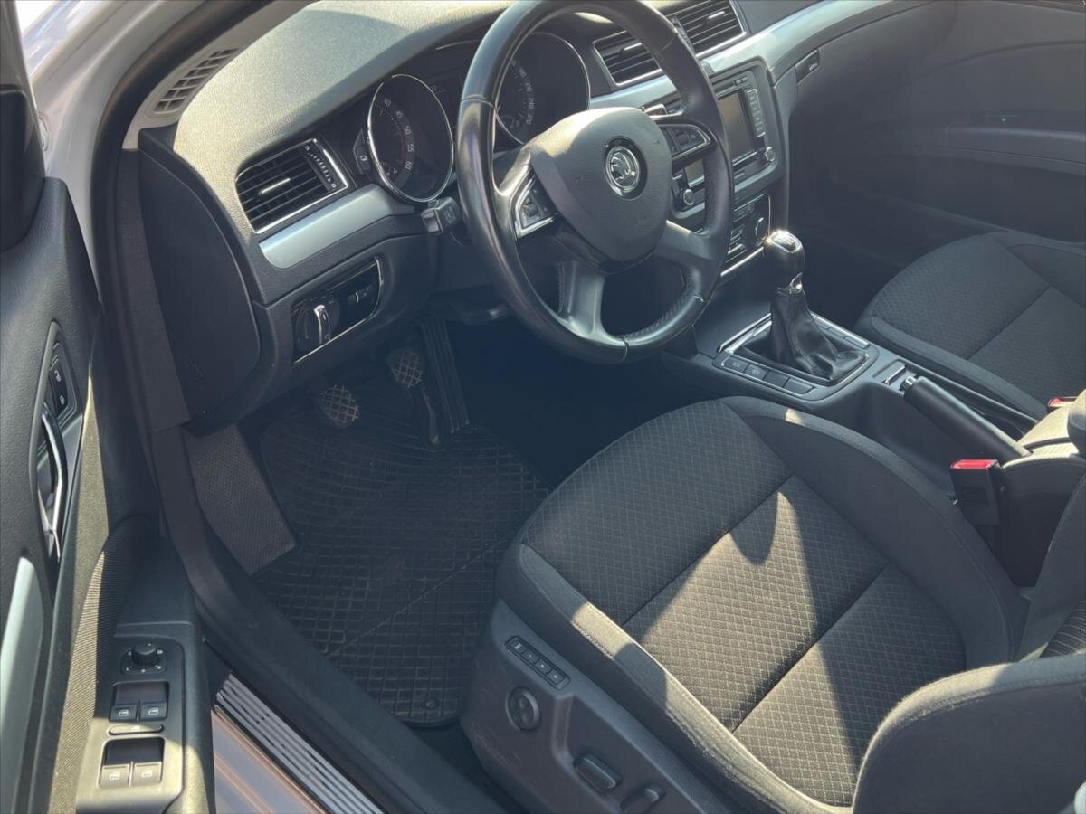 Škoda Superb Kombi 2,0 l 103 kw