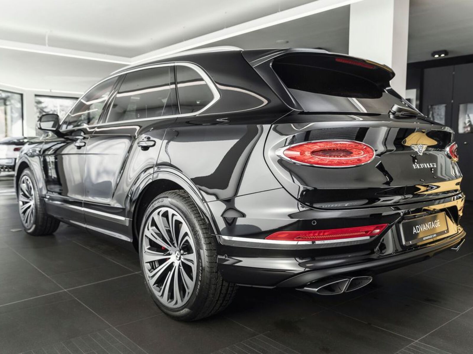 Bentley Bentayga 4