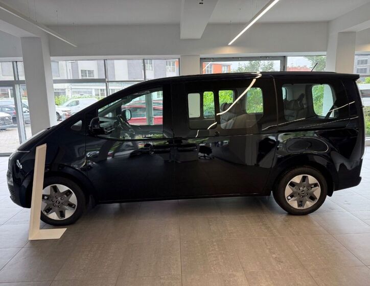 Hyundai Staria 2