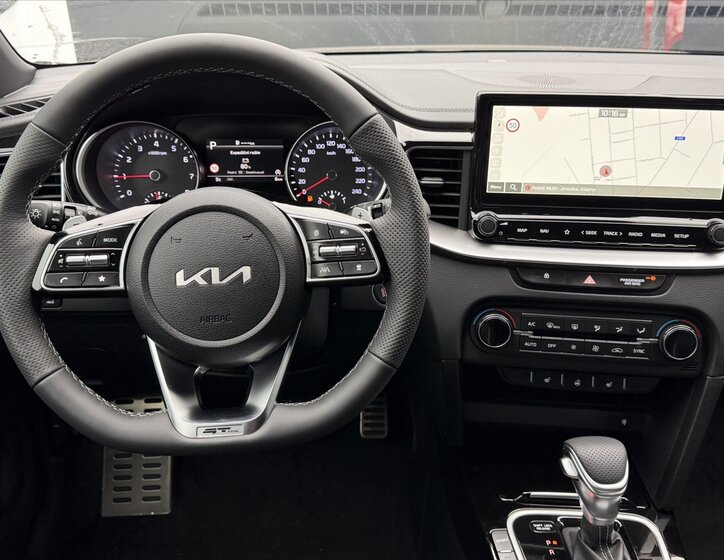 KIA XCeed SUV / Terénní 1,6 l 0