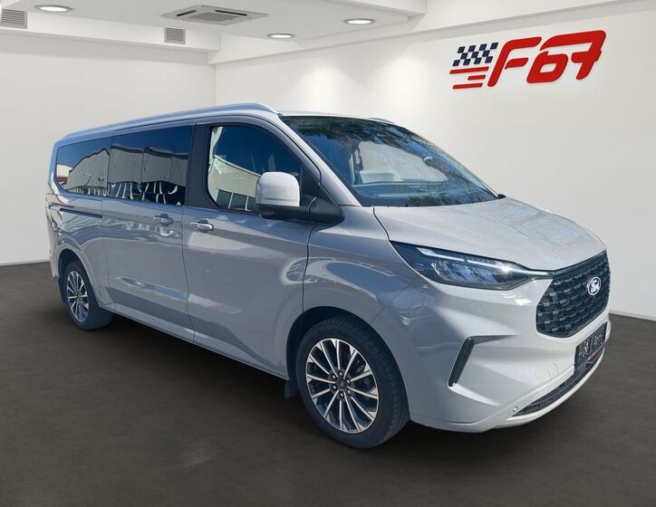 Ford Tourneo Custom 2