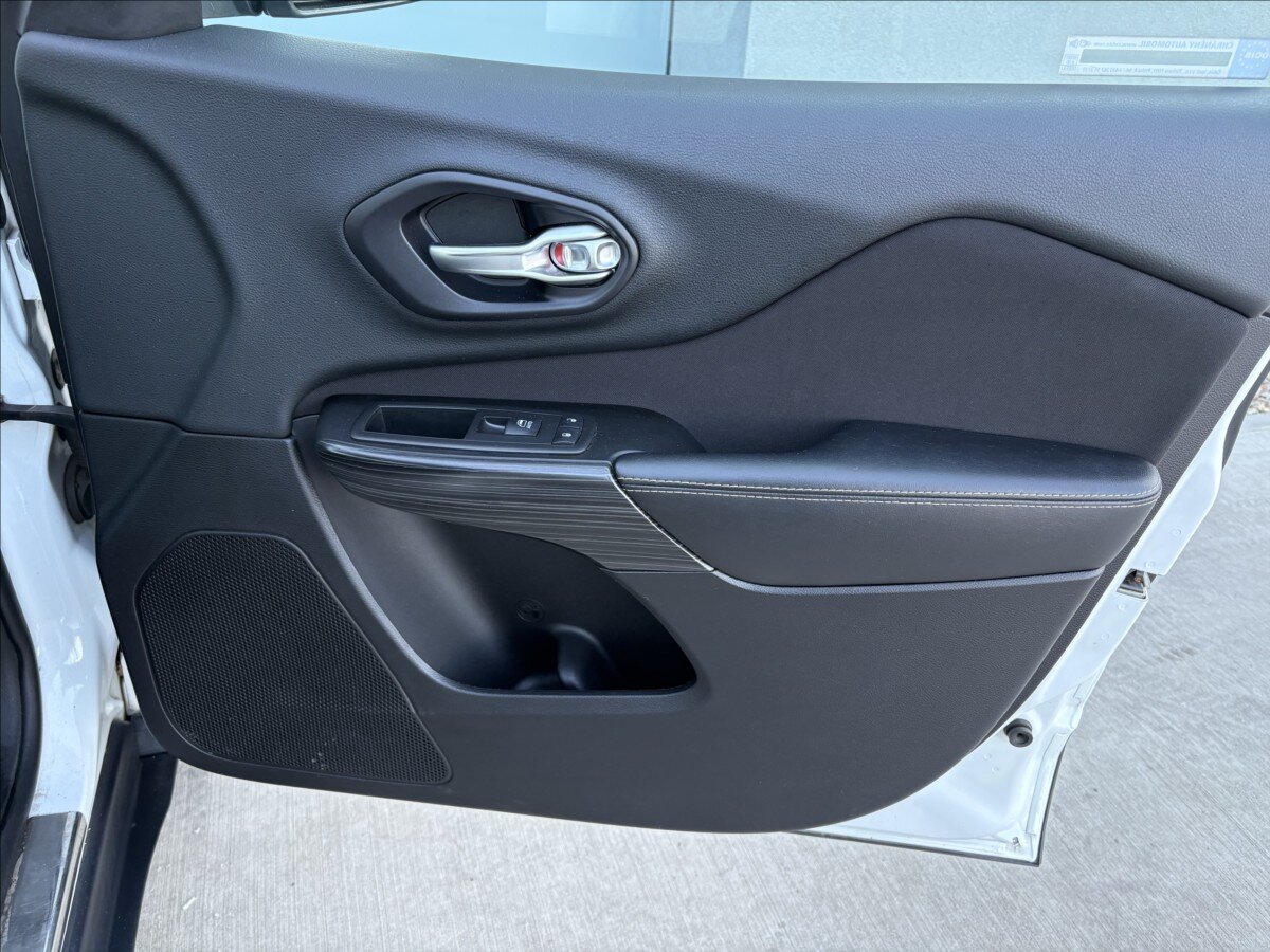 Jeep Cherokee SUV 2,0 l 103 kw