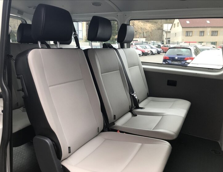 Volkswagen Transporter Kombi 2,0 l 110 kw