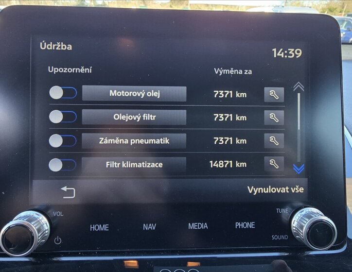 Mitsubishi Eclipse Cross CUV / Crossover 2,4 l 72 kw