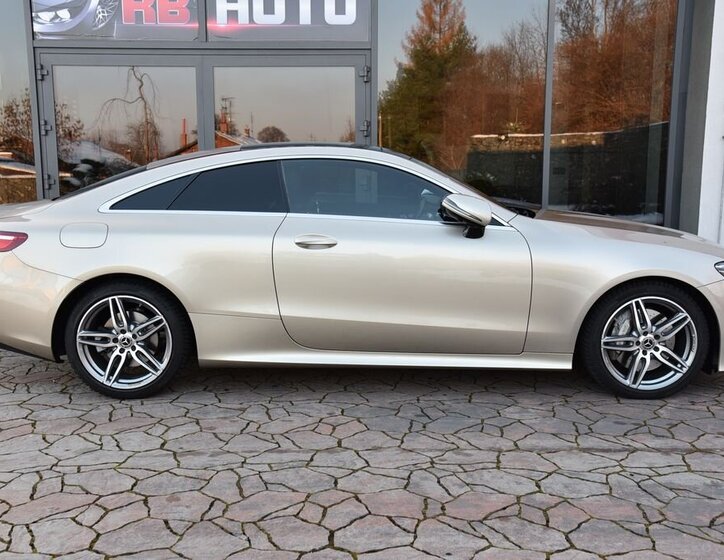 Mercedes-Benz Třídy E 7